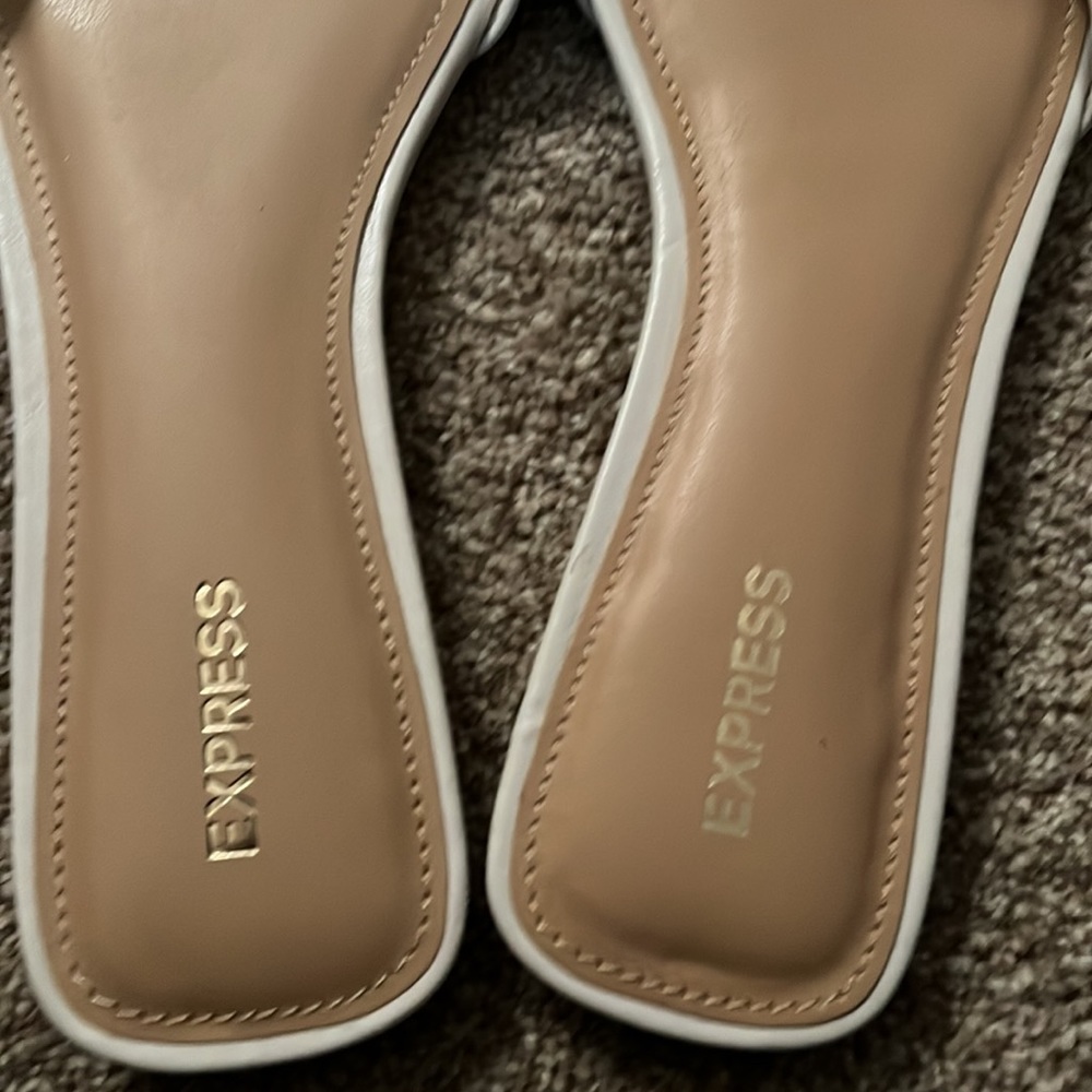 Express Sandals - Picture 4 of 8